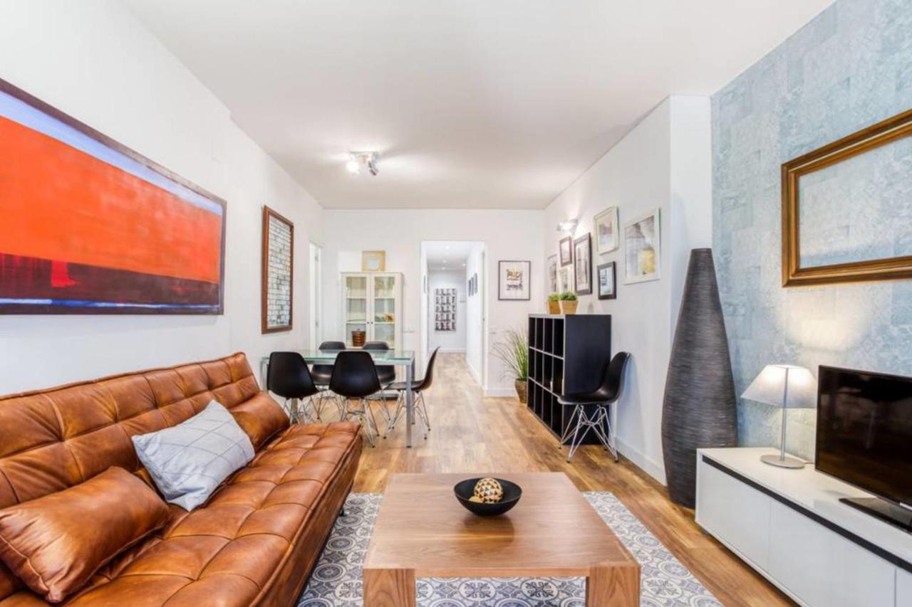 Nice And Cozy 4 Bedroom In Sants-Montjuic Bcn バルセロナ エクステリア 写真